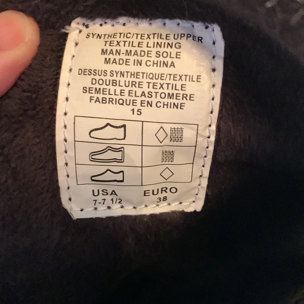 Laneige Canada 38 / 7-1/2 BLACK waterproof quilted vegan fur lace up snow boots